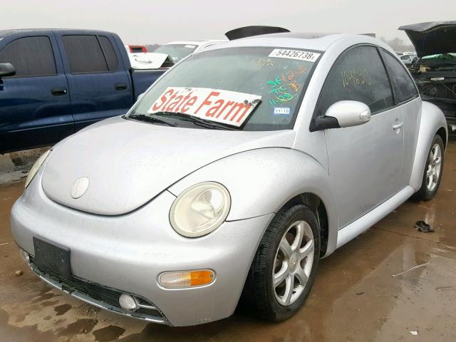 3VWCD31C74M417515 - 2004 VOLKSWAGEN NEW BEETLE ვერცხლისფერი ფოტო 2