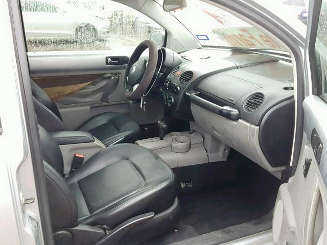 3VWCD31C74M417515 - 2004 VOLKSWAGEN NEW BEETLE ვერცხლისფერი ფოტო 5