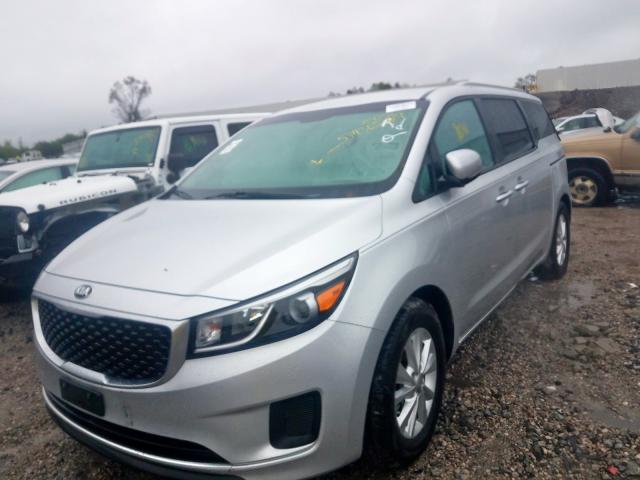 KNDMB5C19F6066825 - 2015 KIA SEDONA LX SILVER photo 2