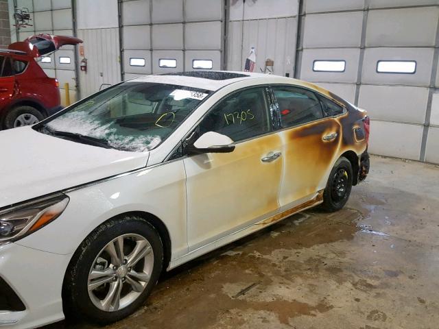 5NPE34AF9JH646049 - 2018 HYUNDAI SONATA SPO WHITE photo 9