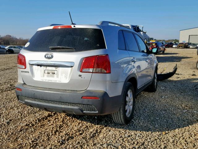 5XYKT4A17BG152448 - 2011 KIA SORENTO BA SILVER photo 4