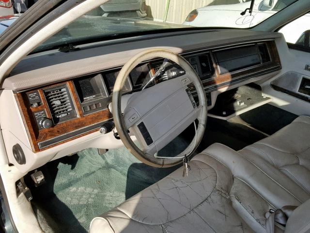 1LNLM82W3NY719796 - 1992 LINCOLN TOWN CAR S GREEN photo 9