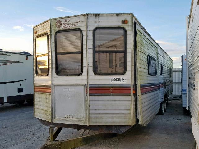 1EH1A3720N2932919 - 1992 TERR CAMPER WHITE photo 2