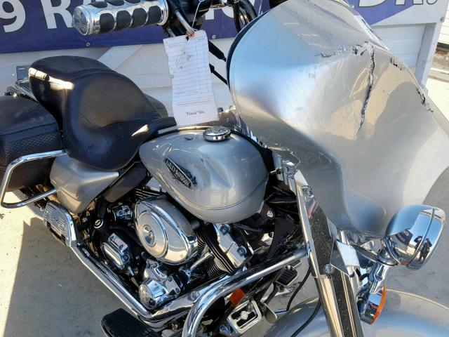 1HD1FRW185Y661595 - 2005 HARLEY-DAVIDSON FLHRCI GRAY photo 9