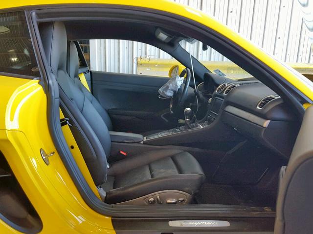 WP0AA2A87GK171876 - 2016 PORSCHE CAYMAN YELLOW photo 5