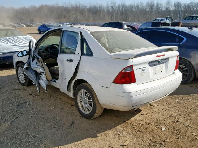 1FAFP34N97W330052 - 2007 FORD FOCUS ZX4 WHITE photo 3