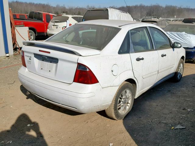 1FAFP34N97W330052 - 2007 FORD FOCUS ZX4 WHITE photo 4