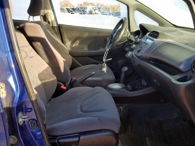 JHMGE88209S039868 - 2009 HONDA FIT BLUE photo 5