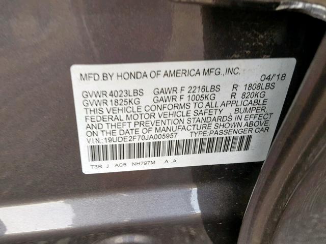 19UDE2F70JA005957 - 2018 ACURA ILX PREMIU GRAY photo 10