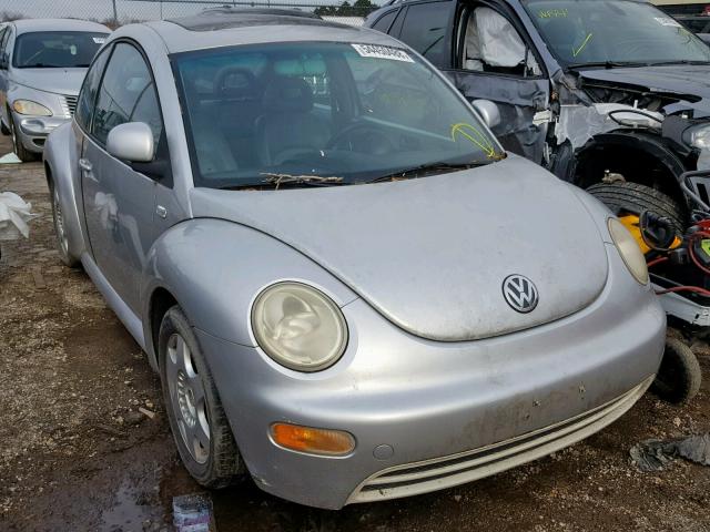 3VWCD21C7YM417403 - 2000 VOLKSWAGEN NEW BEETLE 银色 照片 1