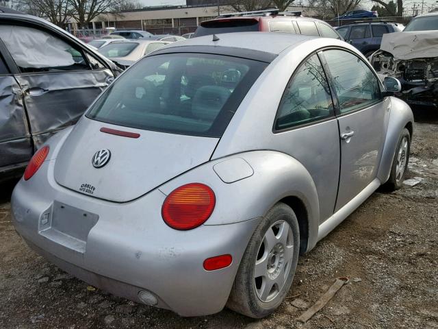 3VWCD21C7YM417403 - 2000 VOLKSWAGEN NEW BEETLE 银色 照片 4