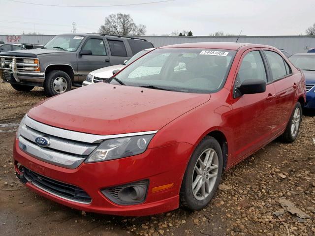 3FAHP0GA8CR221725 - 2012 FORD FUSION S RED photo 2