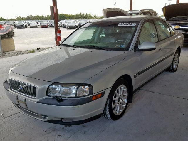 YV1TS94D411203228 - 2001 VOLVO S80 SILVER photo 2