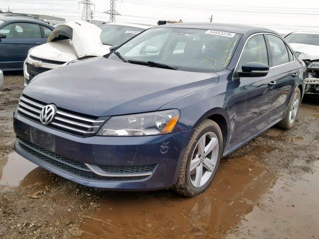 1VWAS7A37EC059419 - 2014 VOLKSWAGEN PASSAT S BLUE photo 2