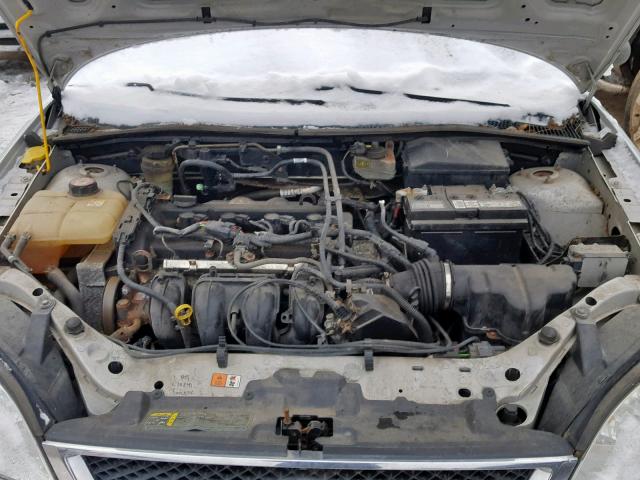 1FAFP34N05W149953 - 2005 FORD FOCUS ZX4 SILVER photo 7