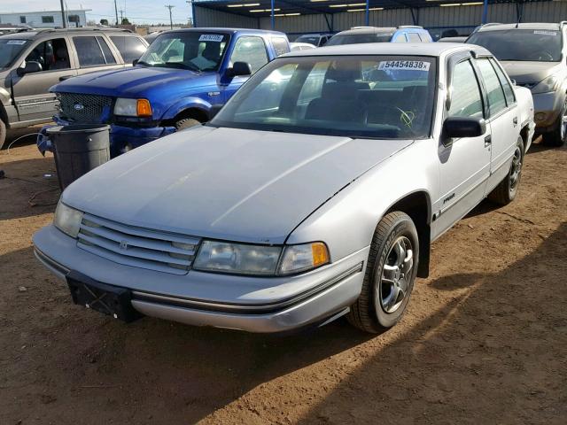 2G1WL54T9P1119787 - 1993 CHEVROLET LUMINA SILVER photo 2