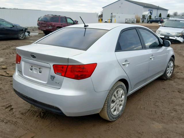 KNAFU4A28B5326623 - 2011 KIA FORTE EX SILVER photo 4