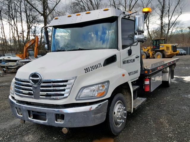 5PVND8JN2A4S50191 - 2010 HINO 258 WHITE photo 2