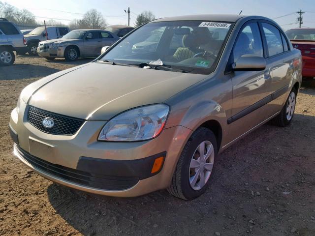 KNADE123066028061 - 2006 KIA RIO GOLD photo 2