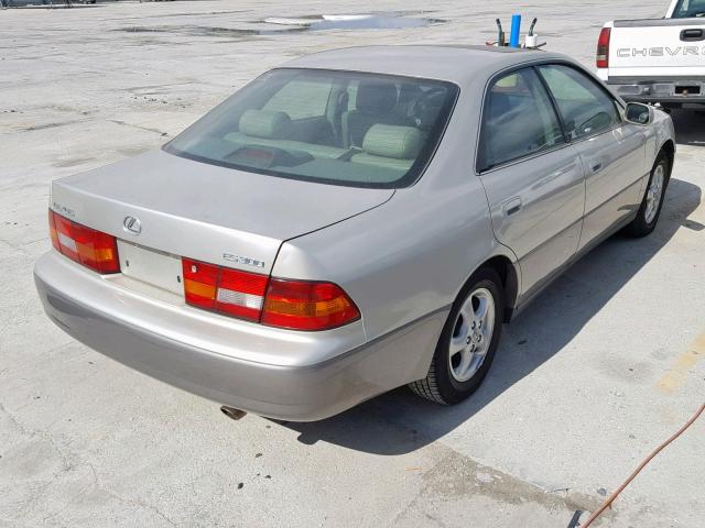 JT8BF22G3V0011464 - 1997 LEXUS ES 300 BEIGE photo 4