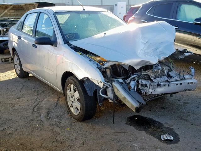 1FAHP34N67W361266 - 2007 FORD FOCUS ZX4 SILVER photo 1