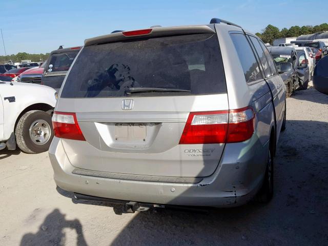 5FNRL38815B113460 - 2005 HONDA ODYSSEY TO WHITE photo 4