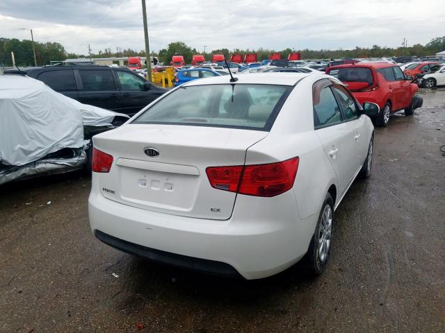 KNAFU4A28B5892099 - 2011 KIA FORTE EX WHITE photo 4