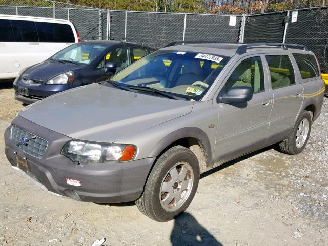 YV1SZ59HX41161504 - 2004 VOLVO XC70 GOLD photo 2