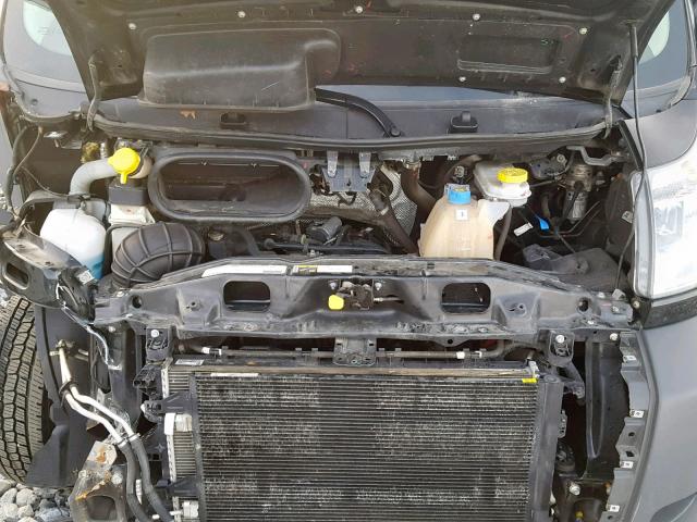 3C6URVJG0JE108229 - 2018 RAM PROMASTER 绿色 照片 7