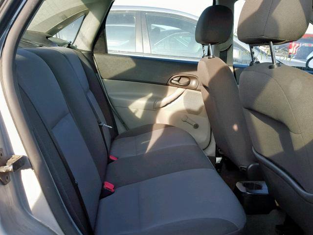 1FAFP34N86W215845 - 2006 FORD FOCUS ZX4 SILVER photo 6