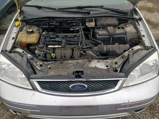 1FAFP34N86W215845 - 2006 FORD FOCUS ZX4 SILVER photo 7