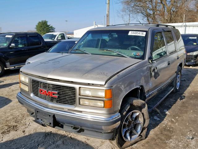 1GKEK13R3WJ710548 - 1998 GMC YUKON TAN photo 2