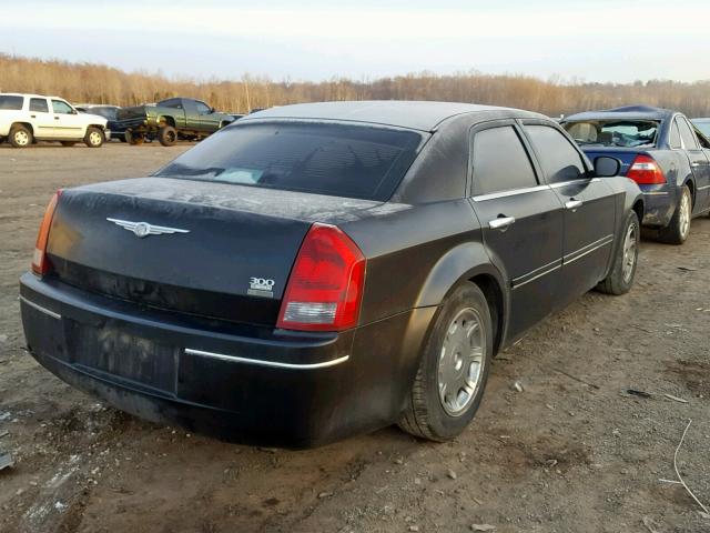 2C3JA53GX5H126039 - 2005 CHRYSLER 300 TOURIN BLACK photo 4