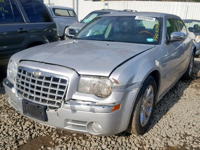 2C3AA63H25H505048 - 2005 CHRYSLER 300C SILVER photo 2