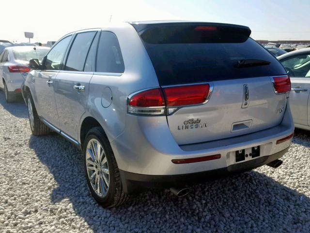 2LMDJ6JK0CBL15532 - 2012 LINCOLN MKX SILVER photo 3