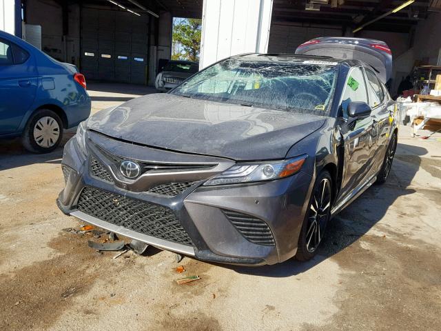 4T1BZ1HK3JU021490 - 2018 TOYOTA CAMRY XSE GRAY photo 2