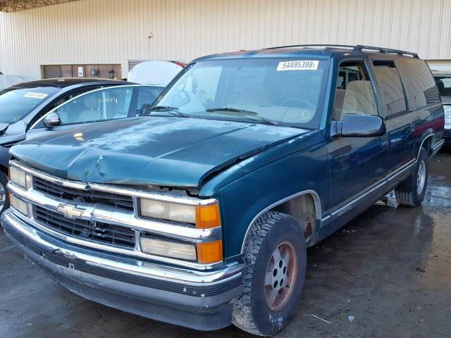 1GNEC16K5SJ321077 - 1995 CHEVROLET SUBURBAN GREEN photo 2