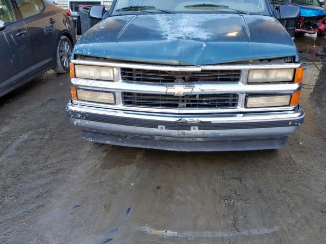 1GNEC16K5SJ321077 - 1995 CHEVROLET SUBURBAN GREEN photo 9