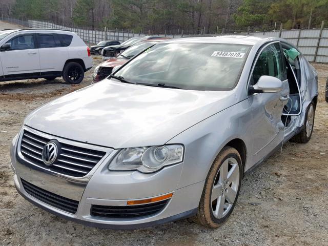 WVWAK73C48P003404 - 2008 VOLKSWAGEN PASSAT KOM SILVER photo 2