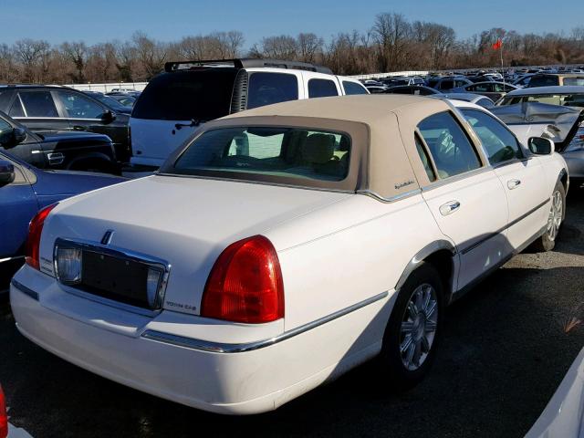 2LNHM82V18X663536 - 2008 LINCOLN TOWN CAR S WHITE photo 4