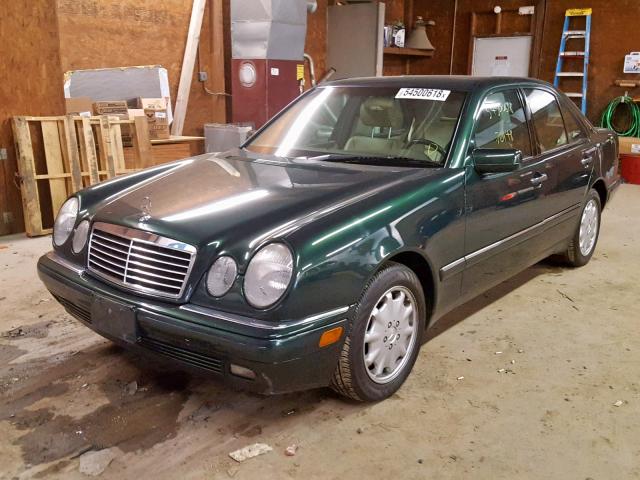 WDBJF55F8VA384395 - 1997 MERCEDES-BENZ E 320 GREEN photo 2