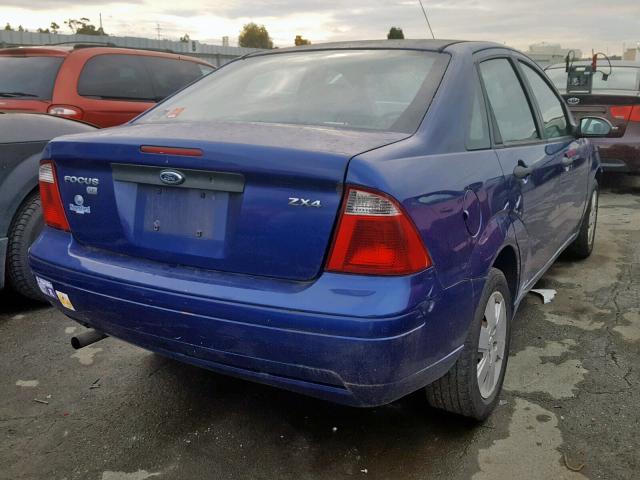 1FAHP34N36W256537 - 2006 FORD FOCUS ZX4 BLUE photo 4