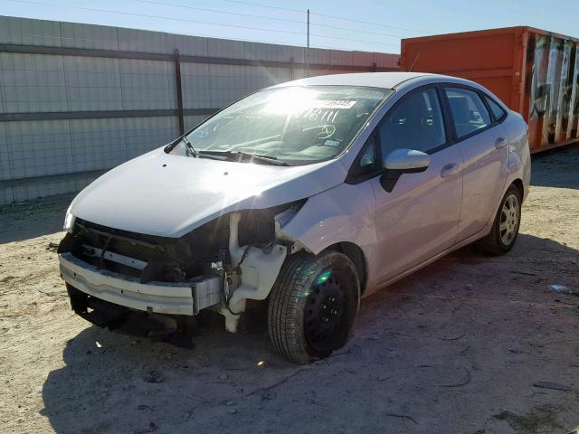 3FADP4BJ8BM178111 - 2011 FORD FIESTA SE WHITE photo 2