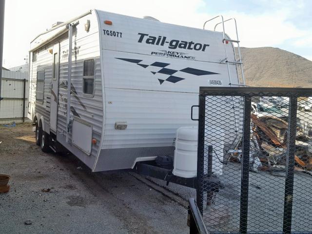 4YDT230265K852193 - 2005 TAIL TAILGATOR WHITE photo 1