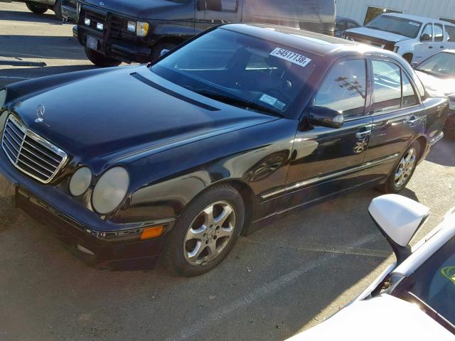 WDBJF65J32B501025 - 2002 MERCEDES-BENZ E 320 BLUE photo 2