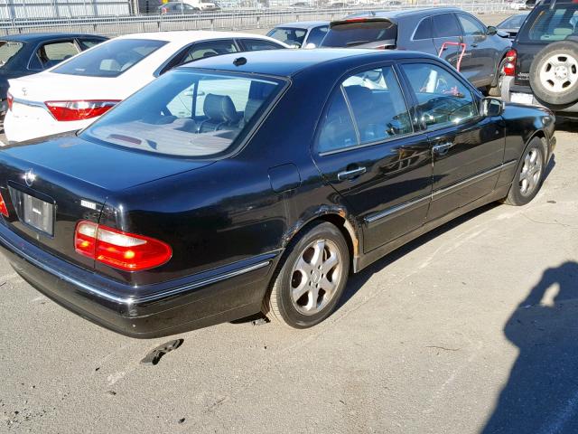 WDBJF65J32B501025 - 2002 MERCEDES-BENZ E 320 BLUE photo 4