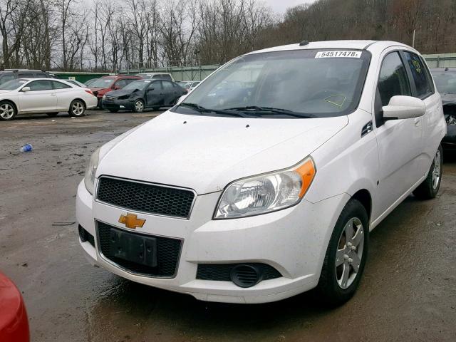 KL1TD66EX9B329286 - 2009 CHEVROLET AVEO LS WHITE photo 2
