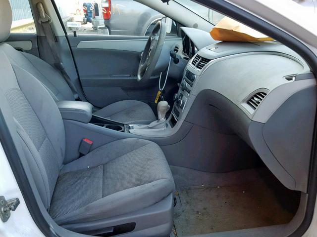 1G1ZC5EU1CF385506 - 2012 CHEVROLET MALIBU 1LT WHITE photo 5
