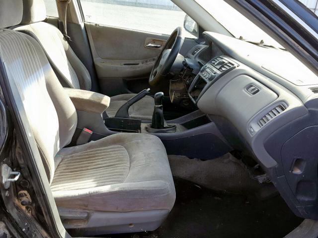 1HGCG5542WA163626 - 1998 HONDA ACCORD LX BLUE photo 5