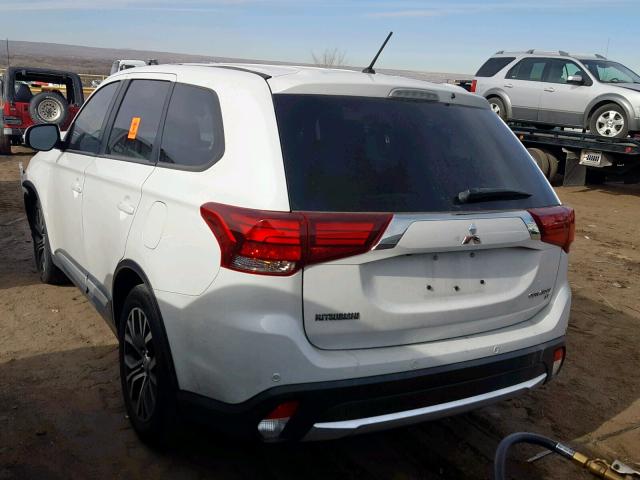 JA4AD3A30GZ028626 - 2016 MITSUBISHI OUTLANDER WHITE photo 3